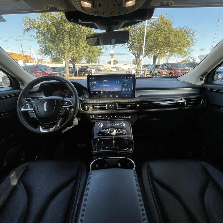 used 2022 Lincoln Nautilus car, priced at $31,074