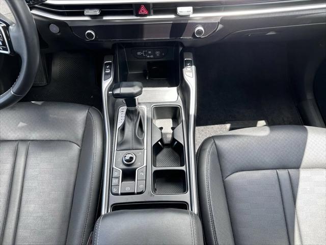 used 2024 Kia Sorento car, priced at $31,169
