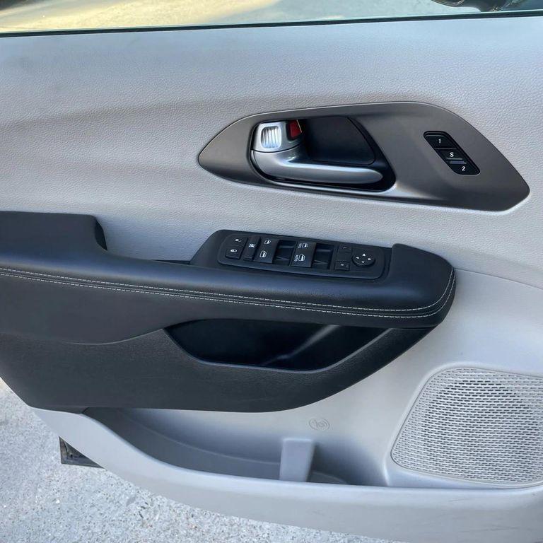 used 2024 Chrysler Pacifica car, priced at $24,300