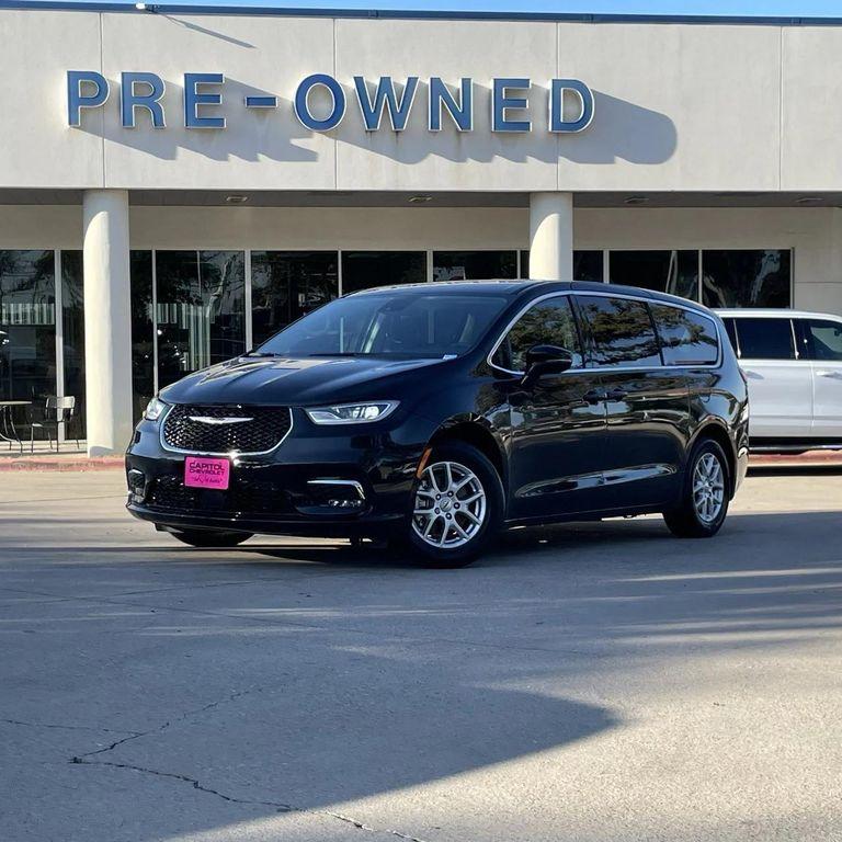 used 2024 Chrysler Pacifica car, priced at $24,300