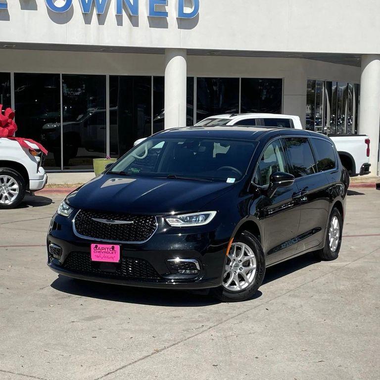 used 2024 Chrysler Pacifica car, priced at $24,300