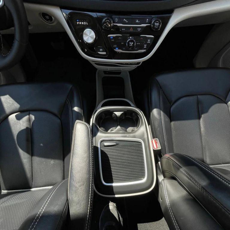 used 2024 Chrysler Pacifica car, priced at $24,300