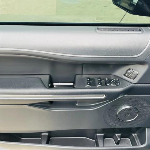 used 2024 Ford Expedition car, priced at $53,320