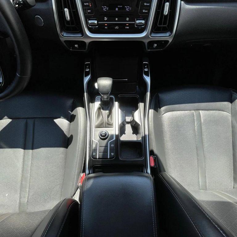 used 2022 Kia Sorento car, priced at $27,537