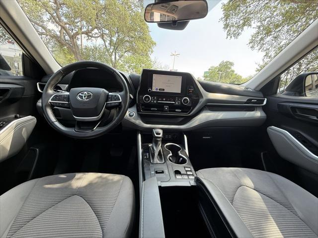 used 2023 Toyota Highlander car, priced at $34,129