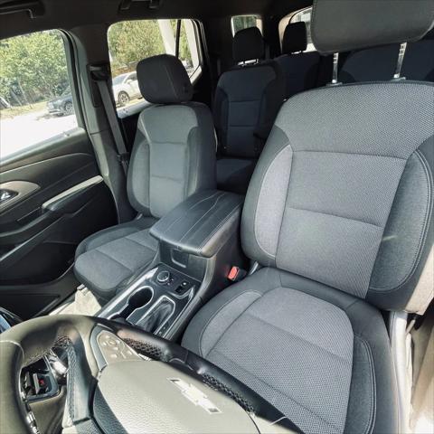 used 2023 Chevrolet Traverse car, priced at $30,994