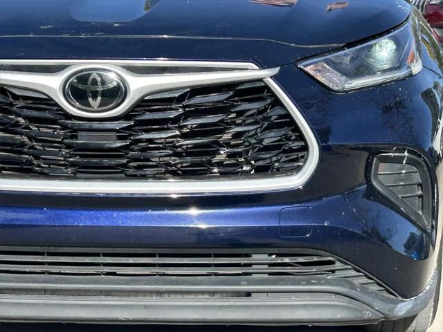 used 2021 Toyota Highlander car, priced at $27,576