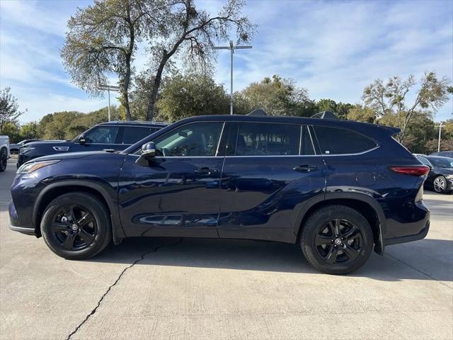 used 2021 Toyota Highlander car, priced at $27,576