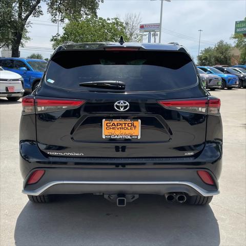 used 2022 Toyota Highlander car, priced at $29,794