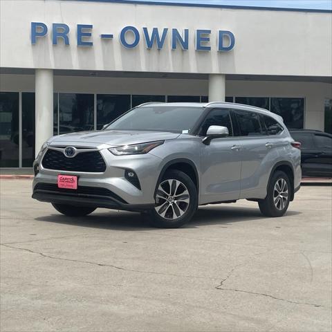 used 2022 Toyota Highlander Hybrid car, priced at $37,163