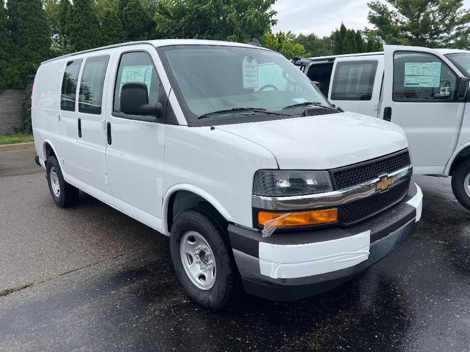 new 2024 Chevrolet Express 2500 car