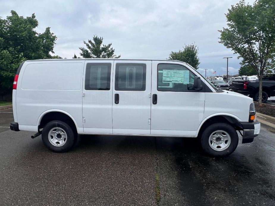 new 2024 Chevrolet Express 2500 car