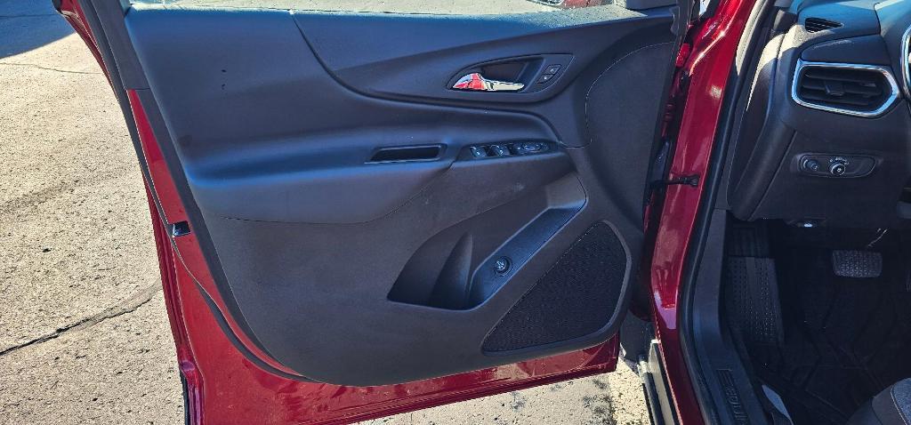 used 2024 Chevrolet Equinox car, priced at $22,980