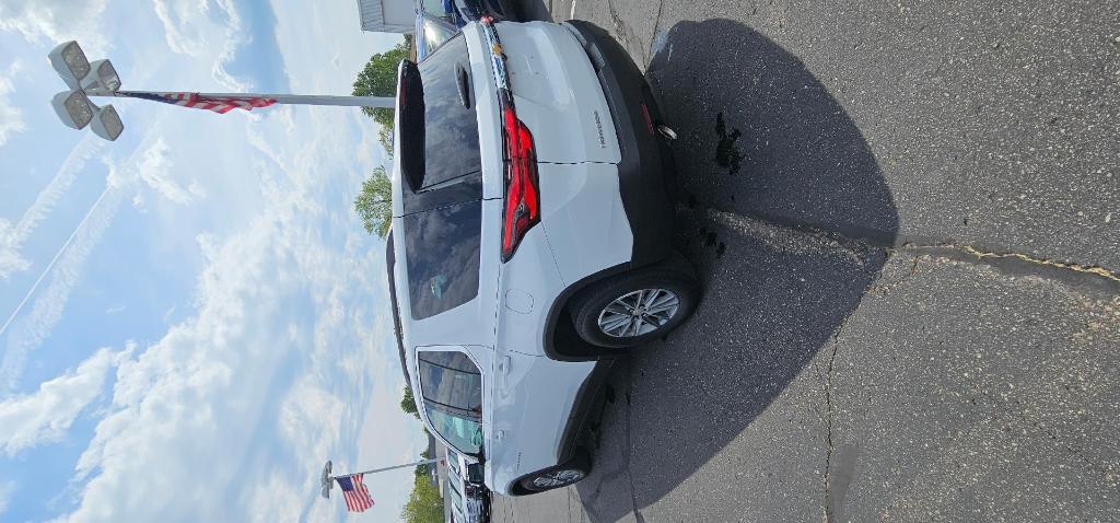 used 2023 Chevrolet Traverse car, priced at $29,980