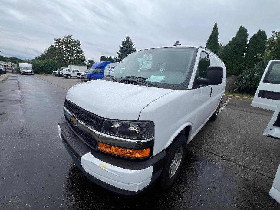 new 2024 Chevrolet Express 2500 car