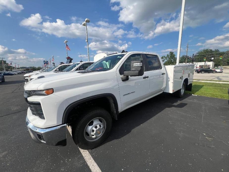 new 2024 Chevrolet Silverado 3500 car