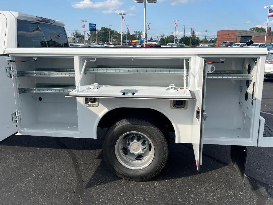 new 2024 Chevrolet Silverado 3500 car