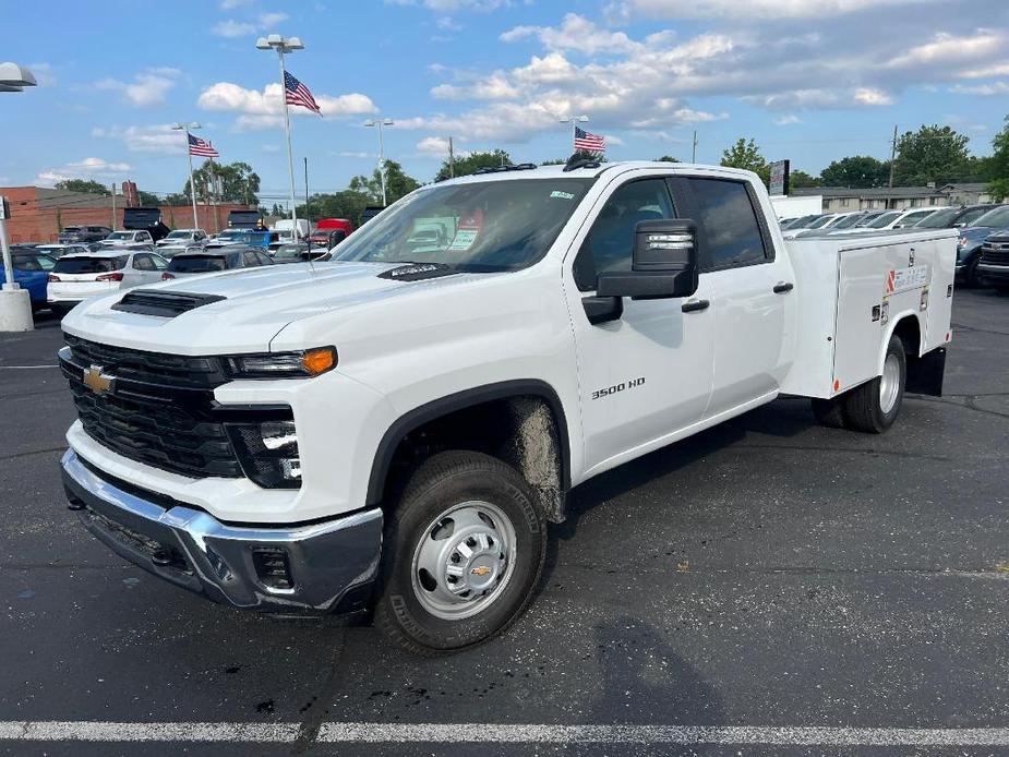 new 2024 Chevrolet Silverado 3500 car