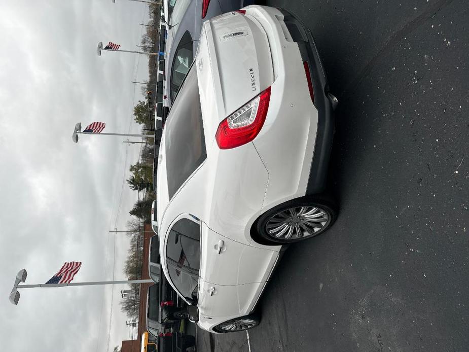 used 2013 Lincoln MKS car