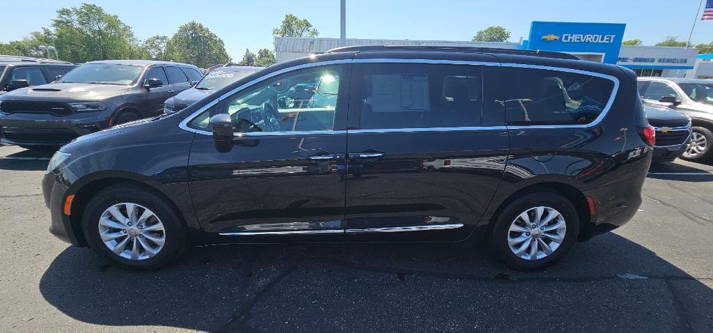 used 2017 Chrysler Pacifica car, priced at $11,980