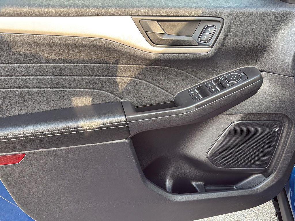 used 2022 Ford Escape car, priced at $19,995