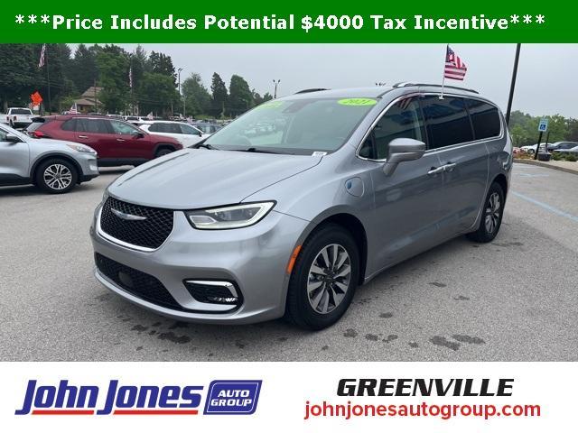 used 2021 Chrysler Pacifica Hybrid car, priced at $20,245