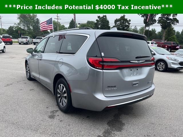 used 2021 Chrysler Pacifica Hybrid car, priced at $20,225