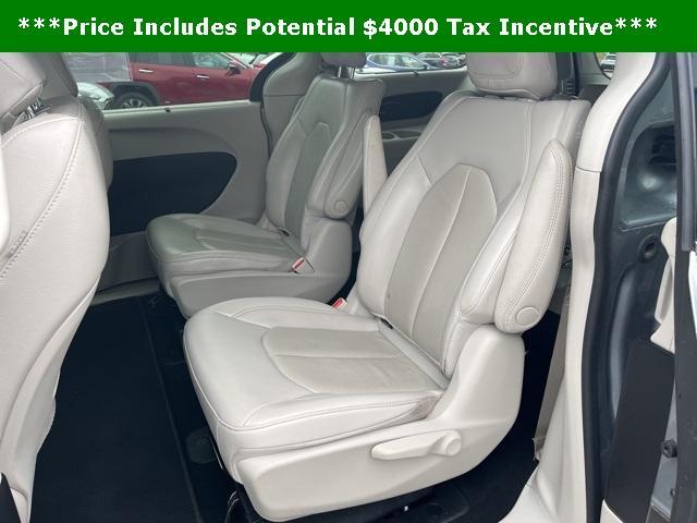 used 2021 Chrysler Pacifica Hybrid car, priced at $20,225