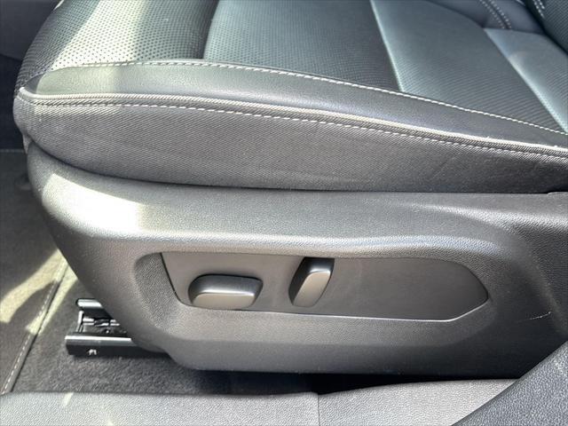 used 2023 Buick Envision car, priced at $25,500