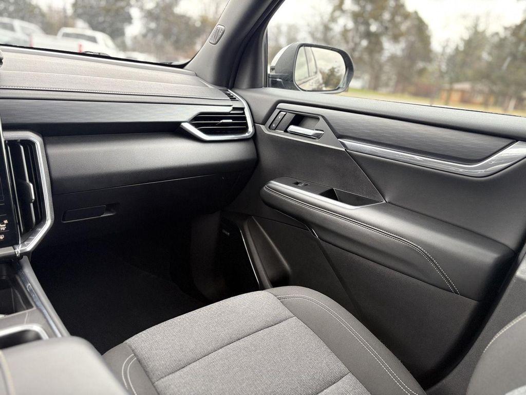 used 2025 GMC Acadia car, priced at $33,995