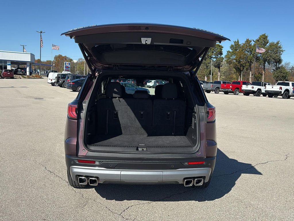 used 2025 GMC Acadia car, priced at $34,388