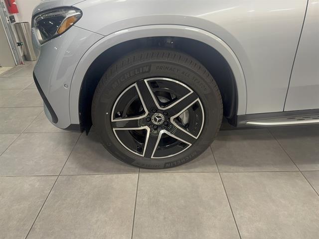 new 2025 Mercedes-Benz GLC 300 car, priced at $68,625
