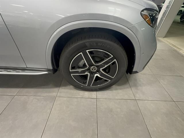 new 2025 Mercedes-Benz GLC 300 car, priced at $68,625