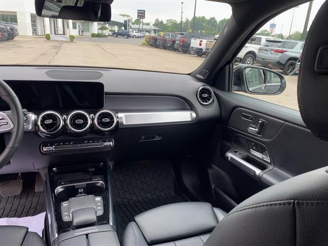 used 2021 Mercedes-Benz GLB 250 car, priced at $33,587