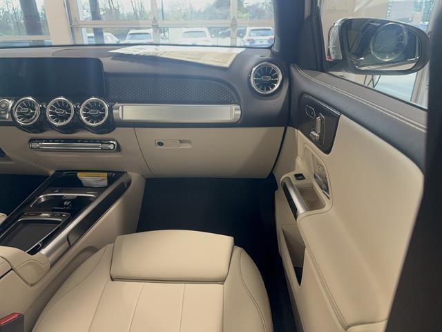 new 2025 Mercedes-Benz GLB 250 car, priced at $52,700