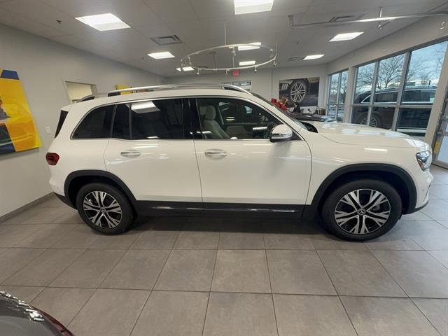 new 2025 Mercedes-Benz GLB 250 car, priced at $52,700