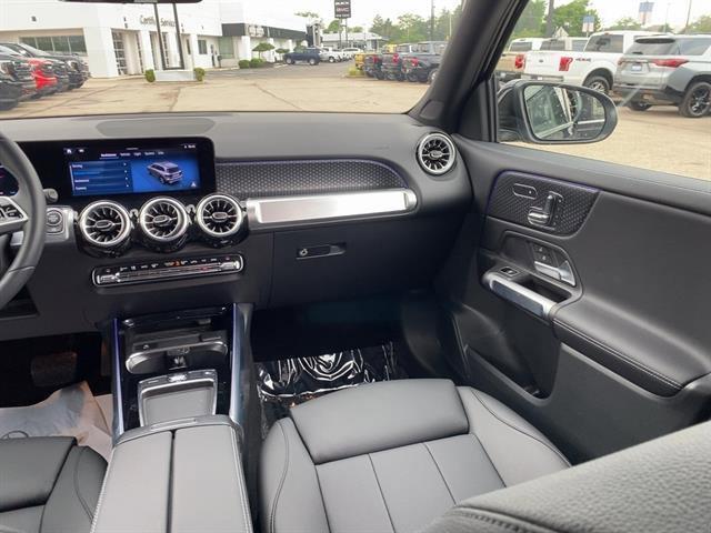 used 2025 Mercedes-Benz GLB 250 car, priced at $43,924