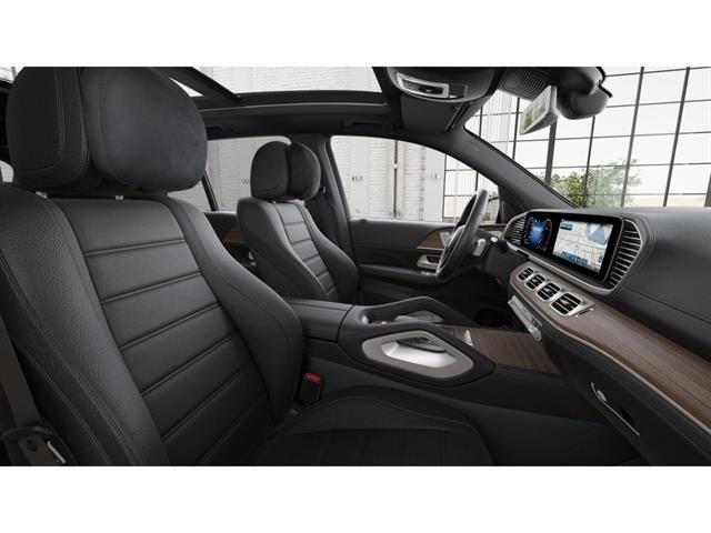 new 2025 Mercedes-Benz GLE 580 car, priced at $103,585