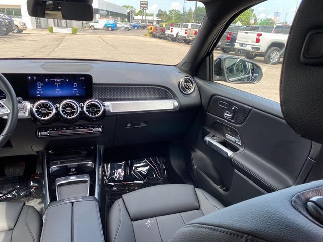 used 2025 Mercedes-Benz GLB 250 car, priced at $44,580