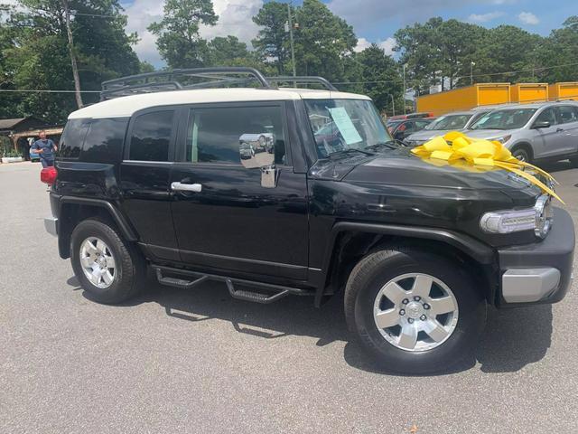 used 2007 Toyota FJ Cruiser car, priced at $17,999