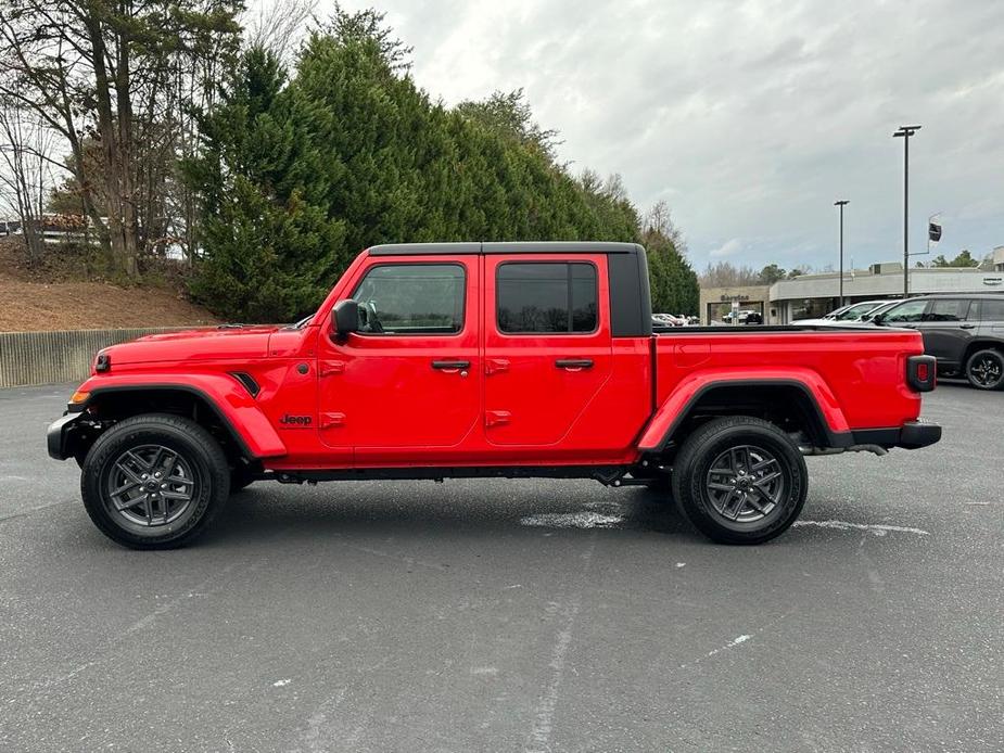 new 2024 Jeep Gladiator car, priced at $40,203