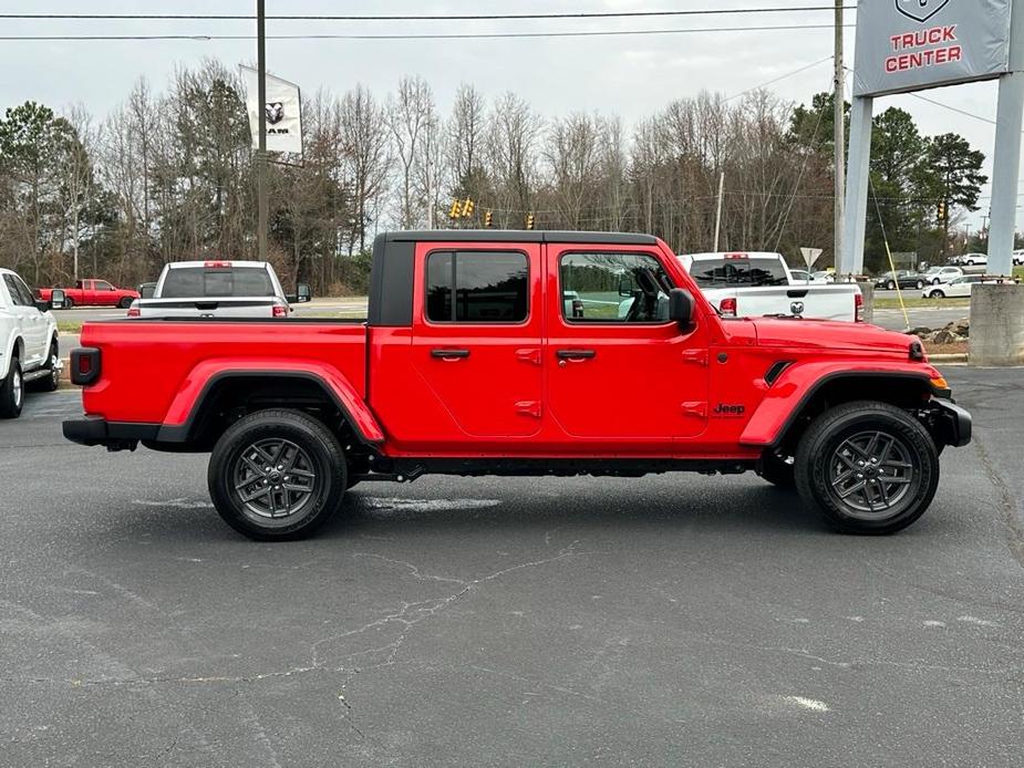 new 2024 Jeep Gladiator car, priced at $40,203