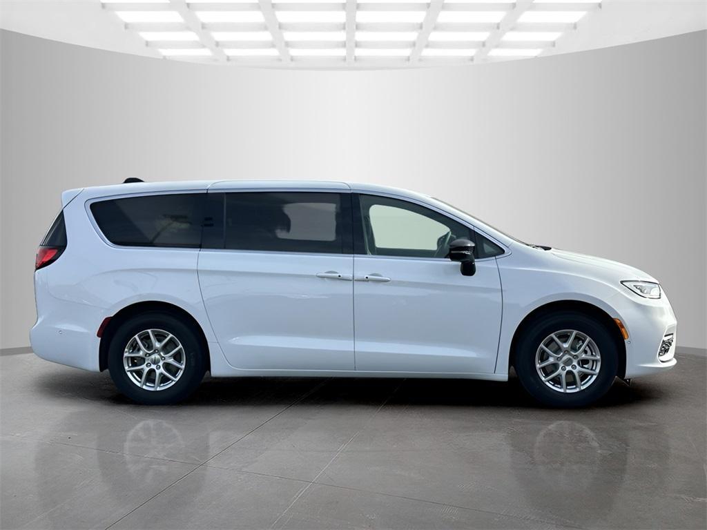 new 2025 Chrysler Pacifica car, priced at $42,995