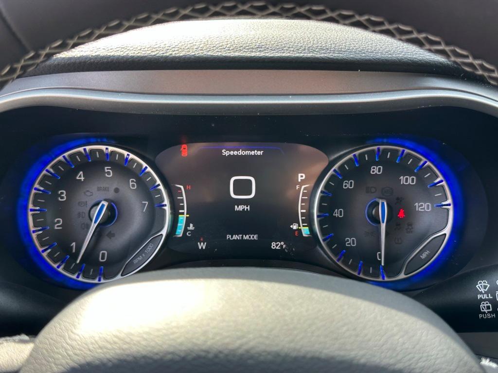 new 2025 Chrysler Pacifica car, priced at $39,995
