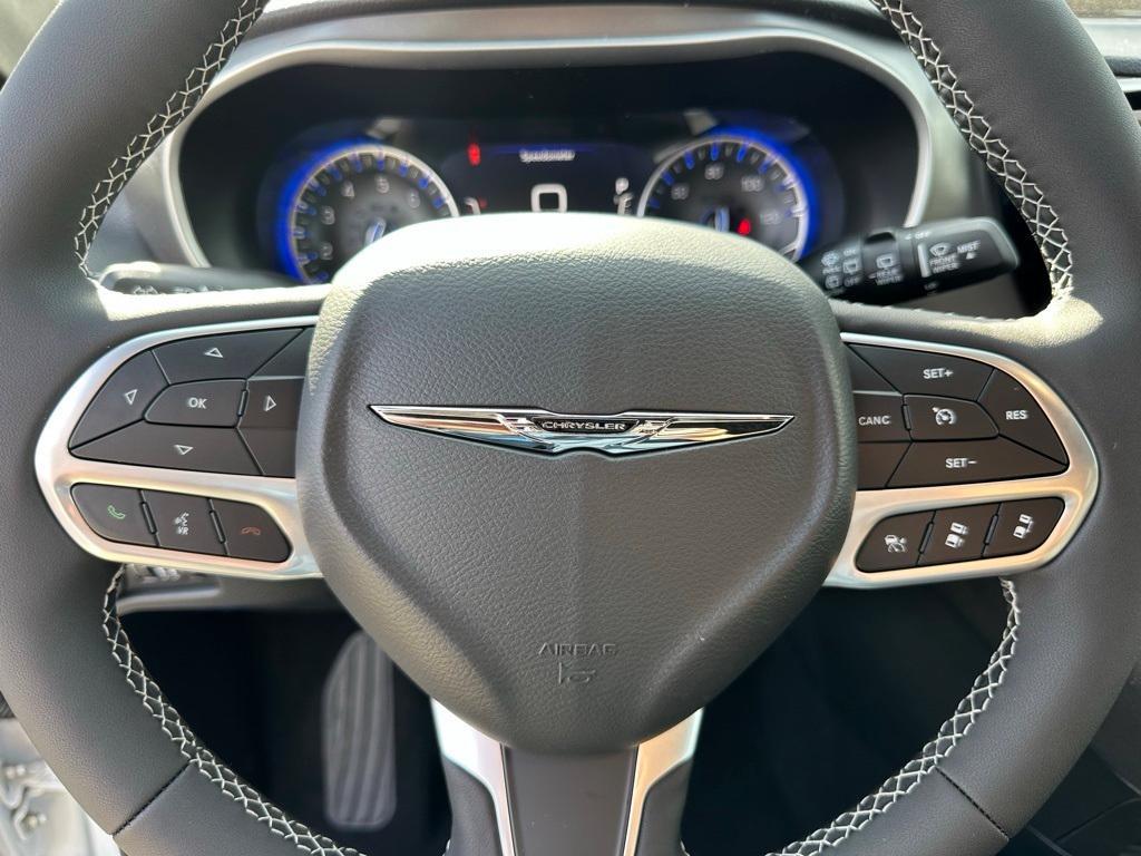 new 2025 Chrysler Pacifica car, priced at $39,995
