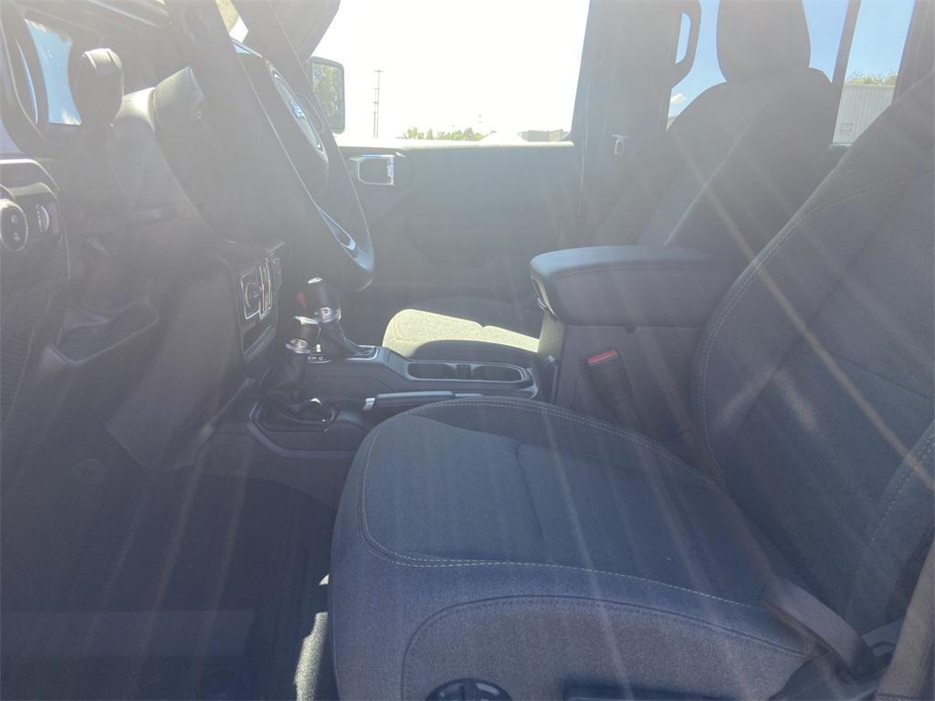 new 2025 Jeep Gladiator car, priced at $39,650