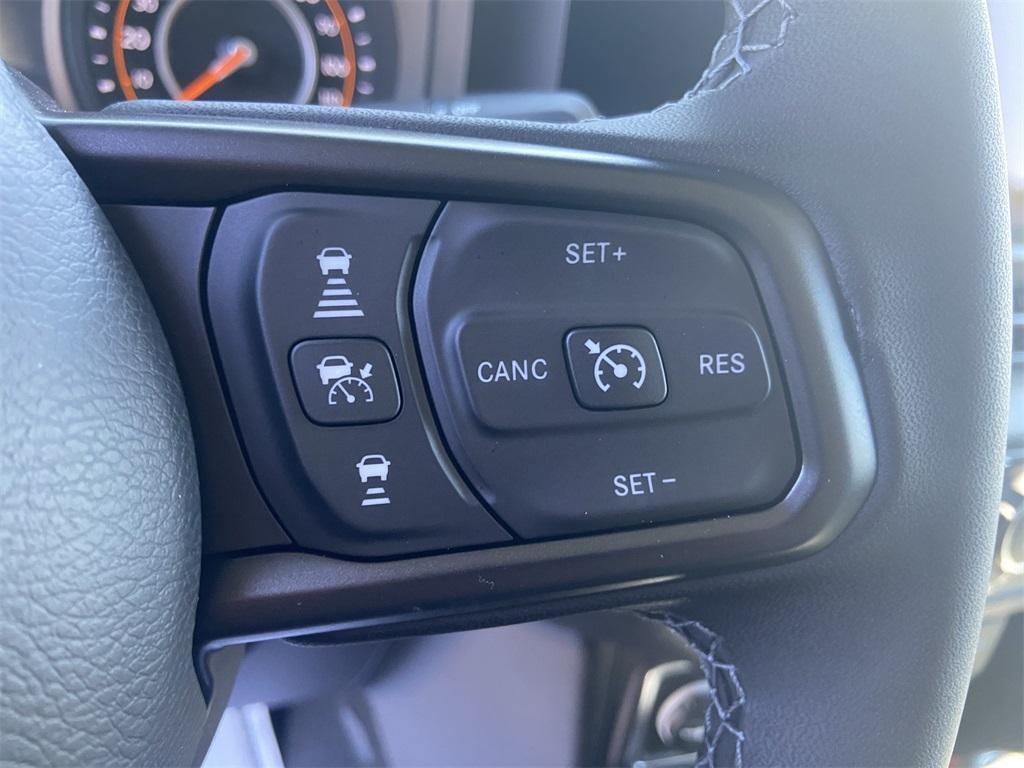 new 2025 Jeep Gladiator car, priced at $39,650