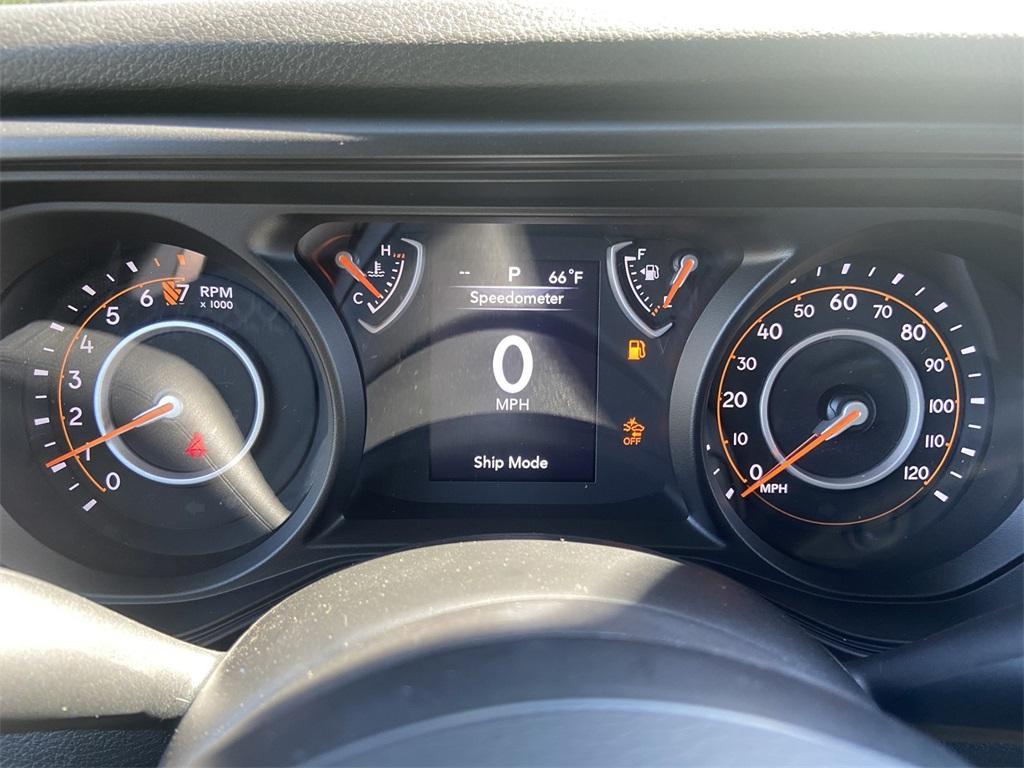 new 2025 Jeep Gladiator car, priced at $39,650