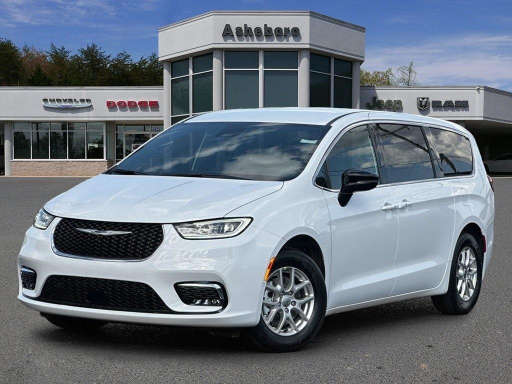 new 2025 Chrysler Pacifica car, priced at $39,995