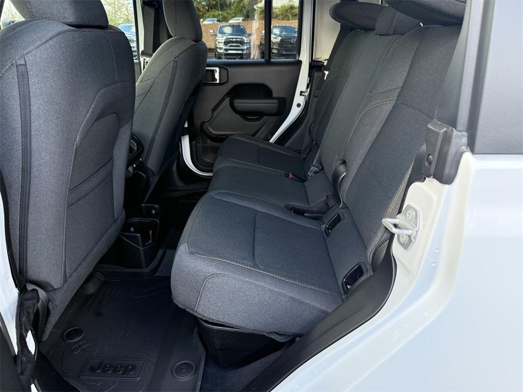 new 2025 Jeep Gladiator car, priced at $37,245